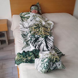 20% OFF -COMBO FIACOSO NUEVO! MANTA CON SOBRE + ALMOHADON + ALMOHADA + ANTIFAZ - PALMERAS